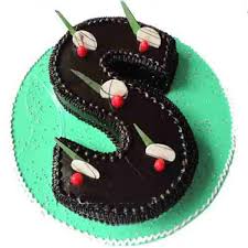 Celebrate birthday with 1st letter S